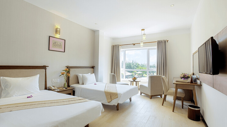 Superior Garden View